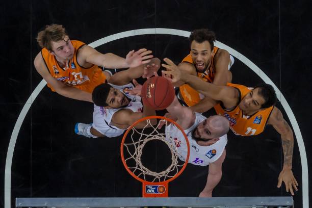 溢的教练 溢的教练