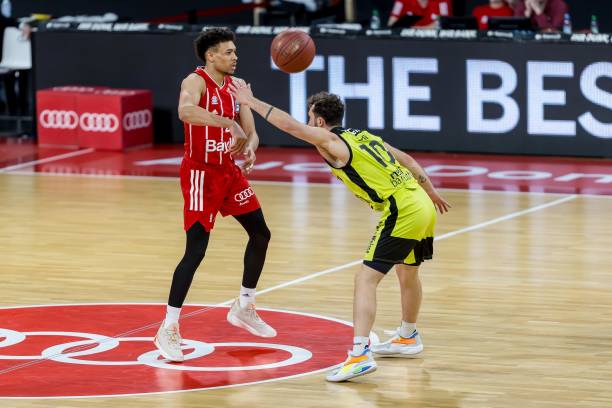 在此背景下 在此背景下